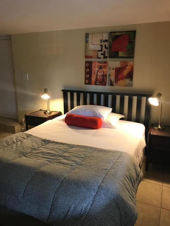 Golf And Garden Guesthouse Somerset West Zewnętrze zdjęcie