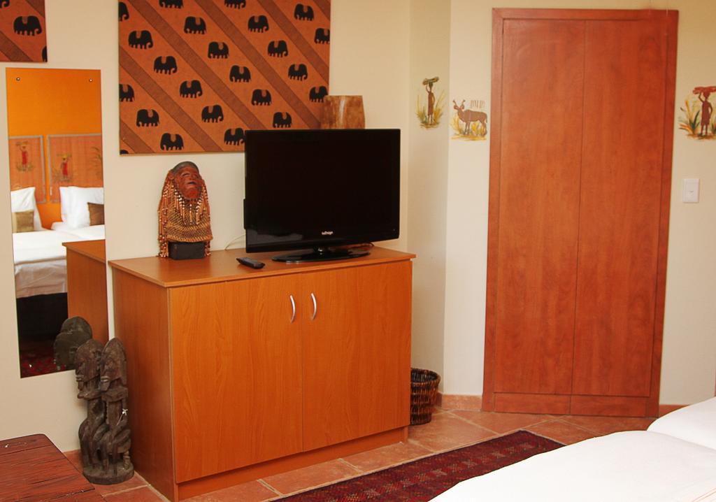 Golf And Garden Guesthouse Somerset West Zewnętrze zdjęcie